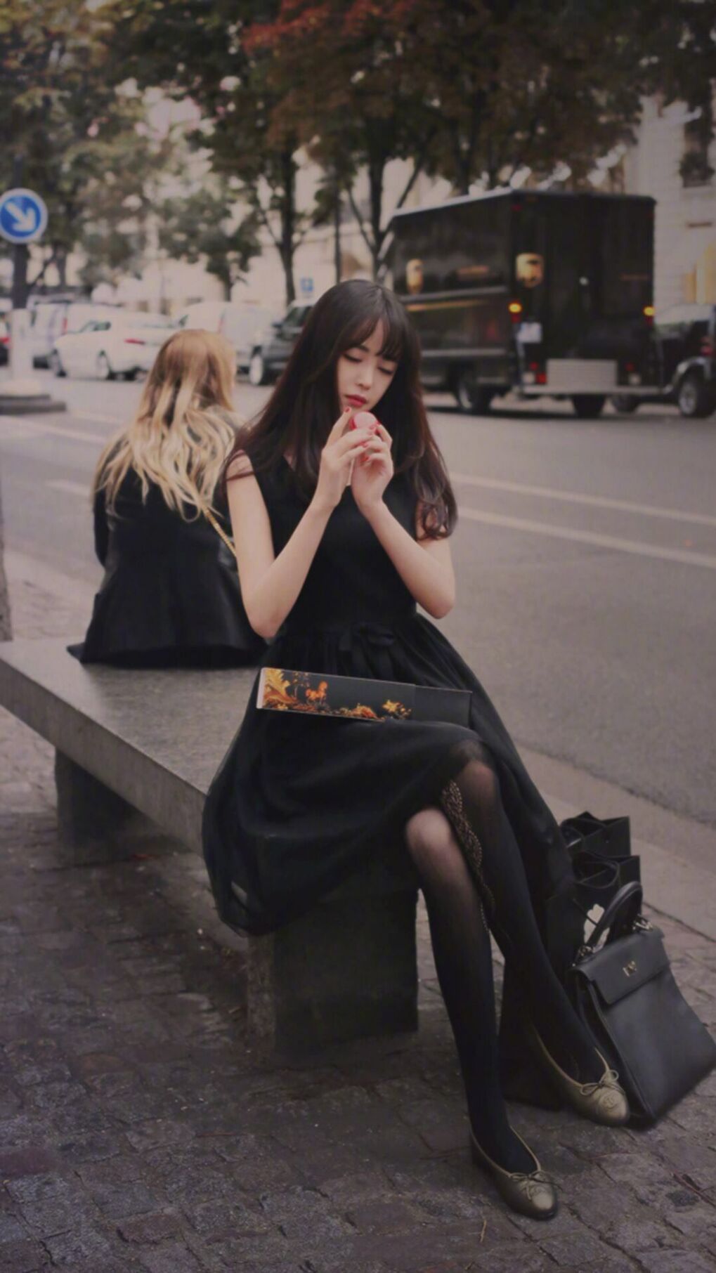 科尔切斯特联客场击败斯旺西市，球队获得主场首胜，士气大振，科尔切斯特位置